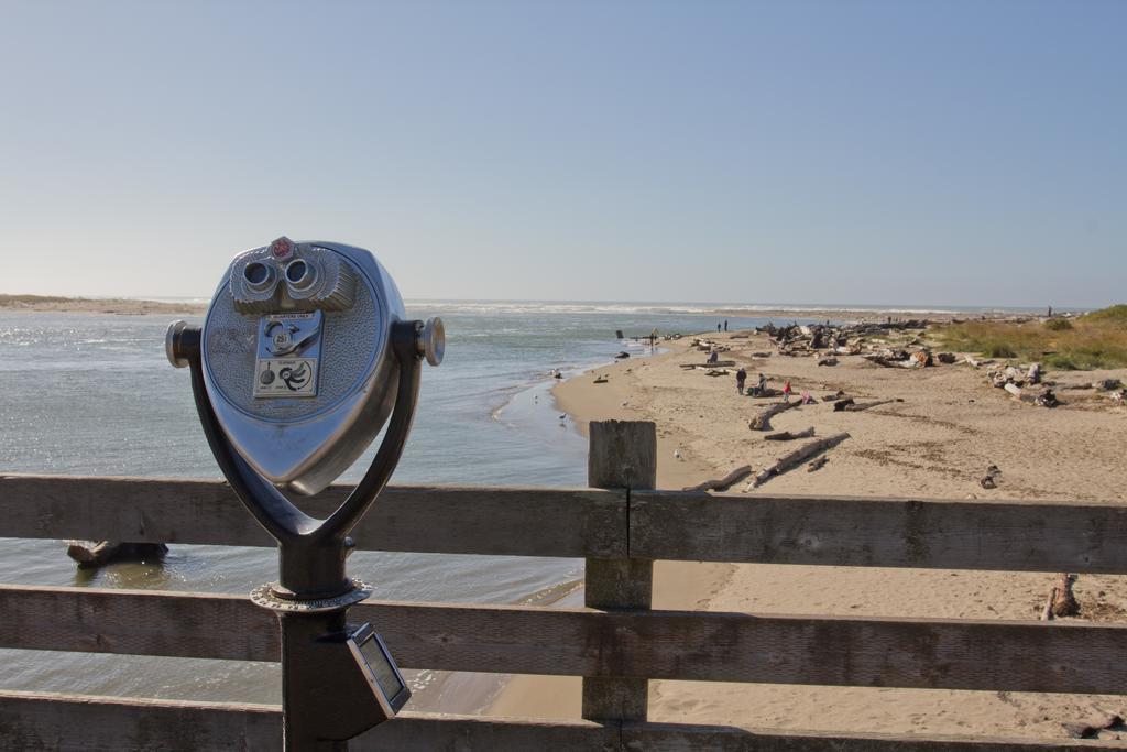 Looking Glass Inn Lincoln City Esterno foto