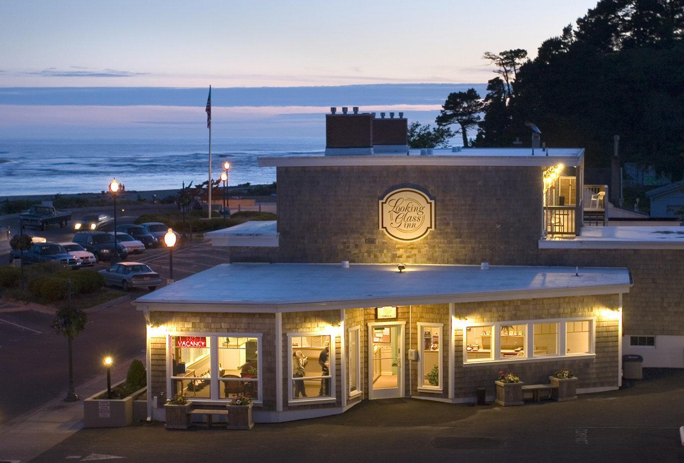 Looking Glass Inn Lincoln City Esterno foto