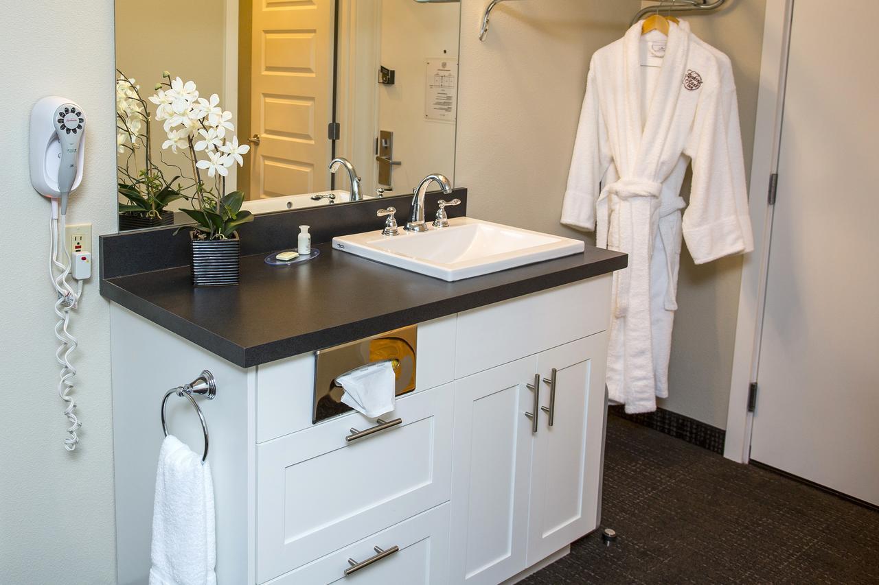 Looking Glass Inn Lincoln City Esterno foto