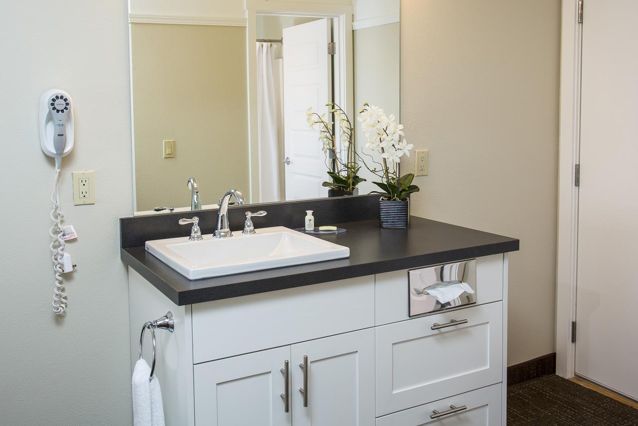 Looking Glass Inn Lincoln City Esterno foto