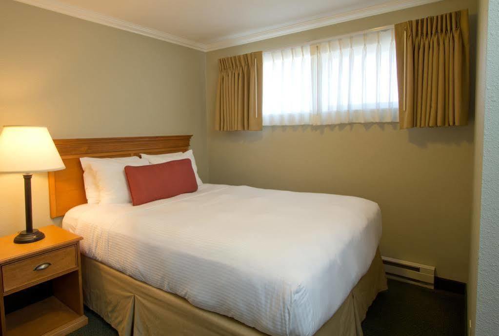 Looking Glass Inn Lincoln City Esterno foto