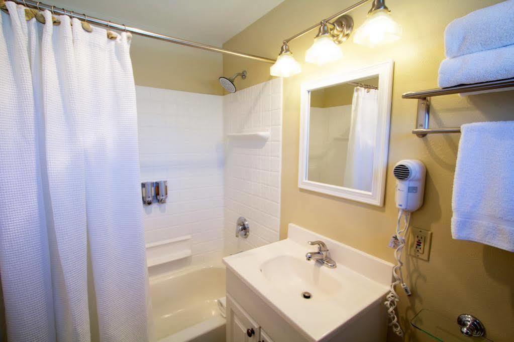 Looking Glass Inn Lincoln City Esterno foto